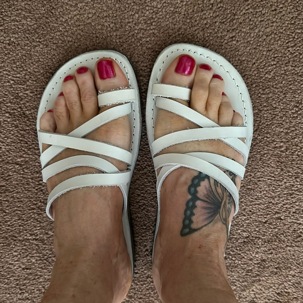 Jerusalem Sandals - Zoey
Women's Leather Cross Strap Sandal